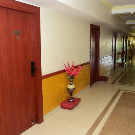 Hotel Shiv International Bhachau Extérieur photo