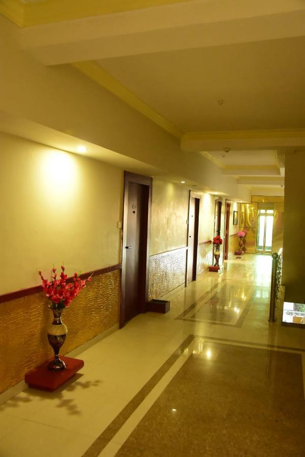 Hotel Shiv International Bhachau Extérieur photo
