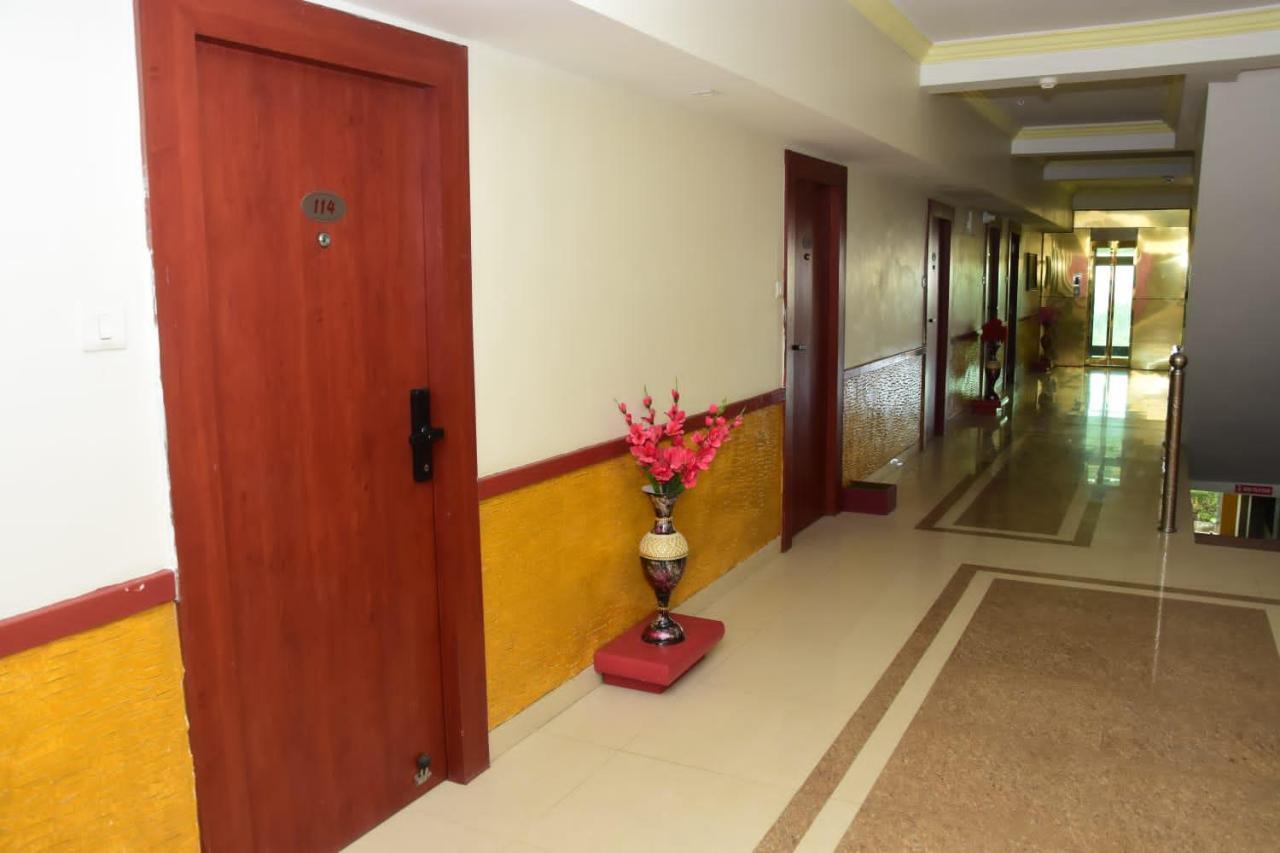 Hotel Shiv International Bhachau Extérieur photo