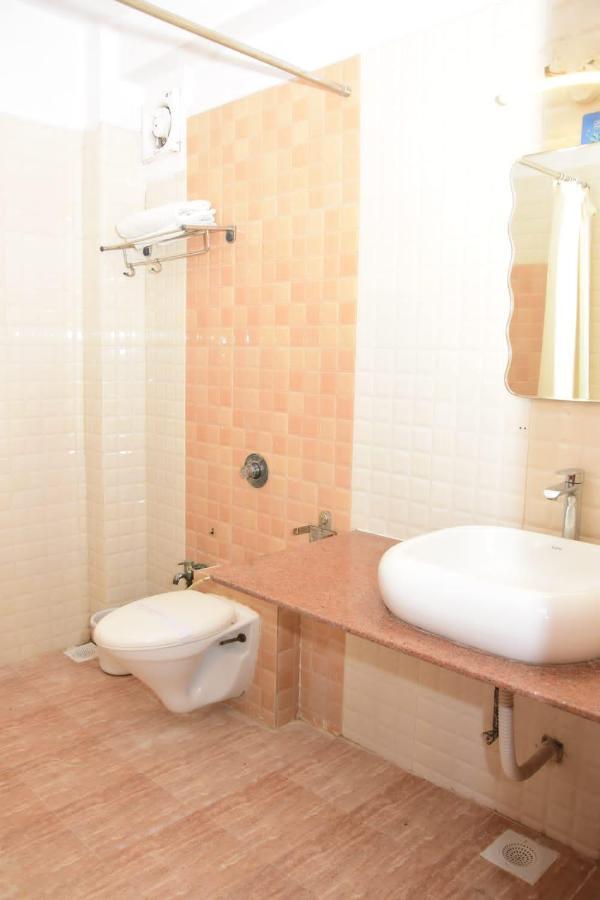 Hotel Shiv International Bhachau Extérieur photo