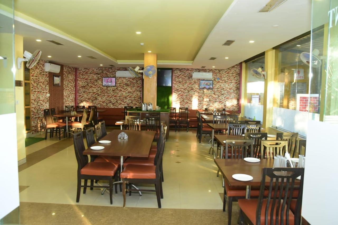 Hotel Shiv International Bhachau Extérieur photo