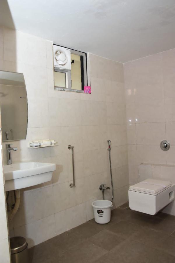 Hotel Shiv International Bhachau Extérieur photo