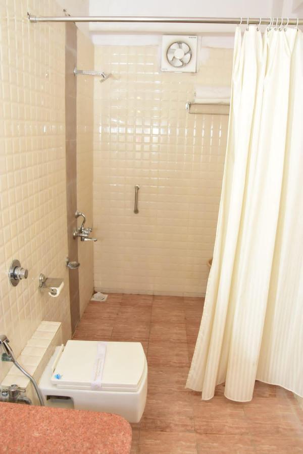 Hotel Shiv International Bhachau Extérieur photo
