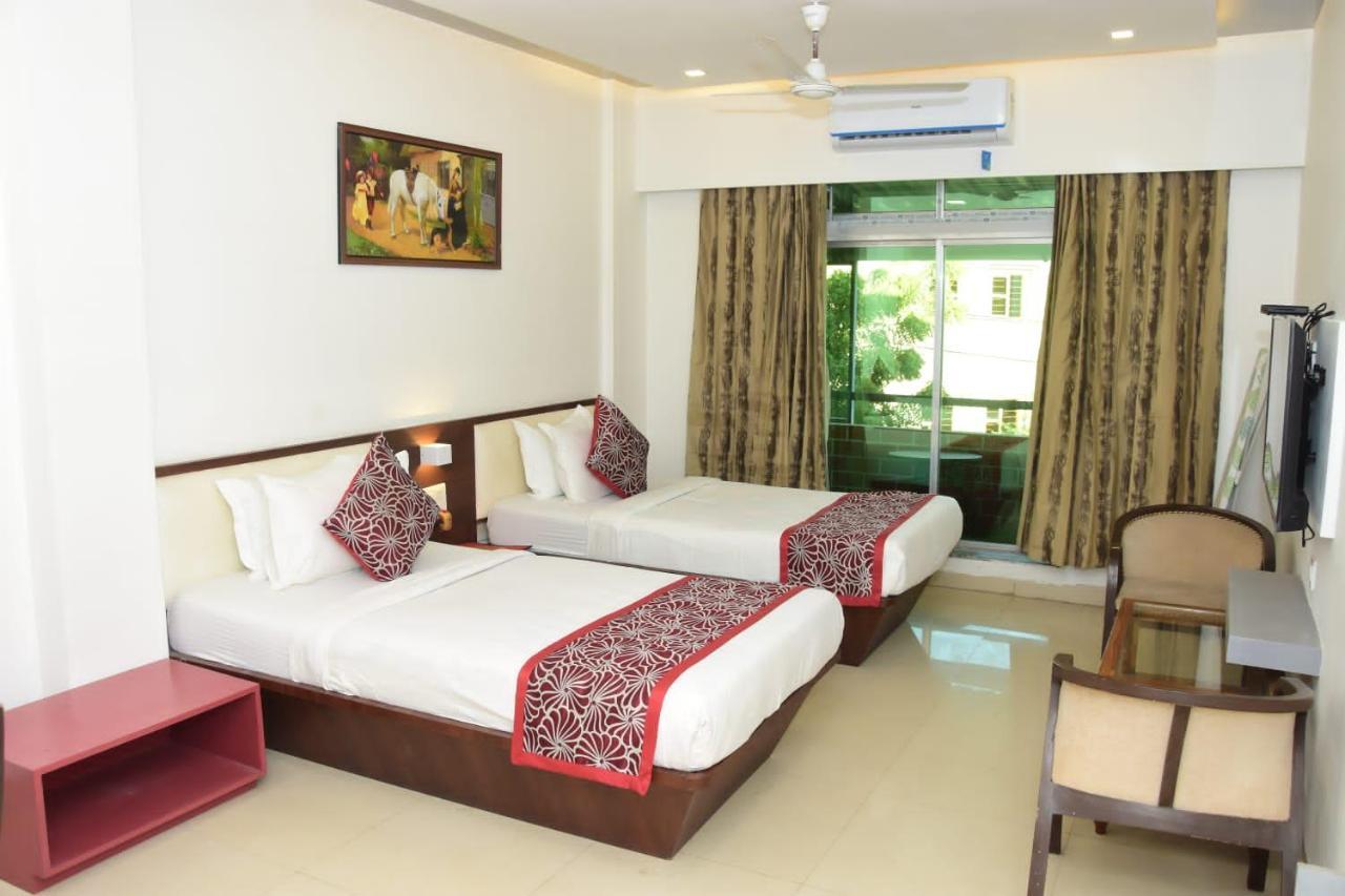 Hotel Shiv International Bhachau Extérieur photo