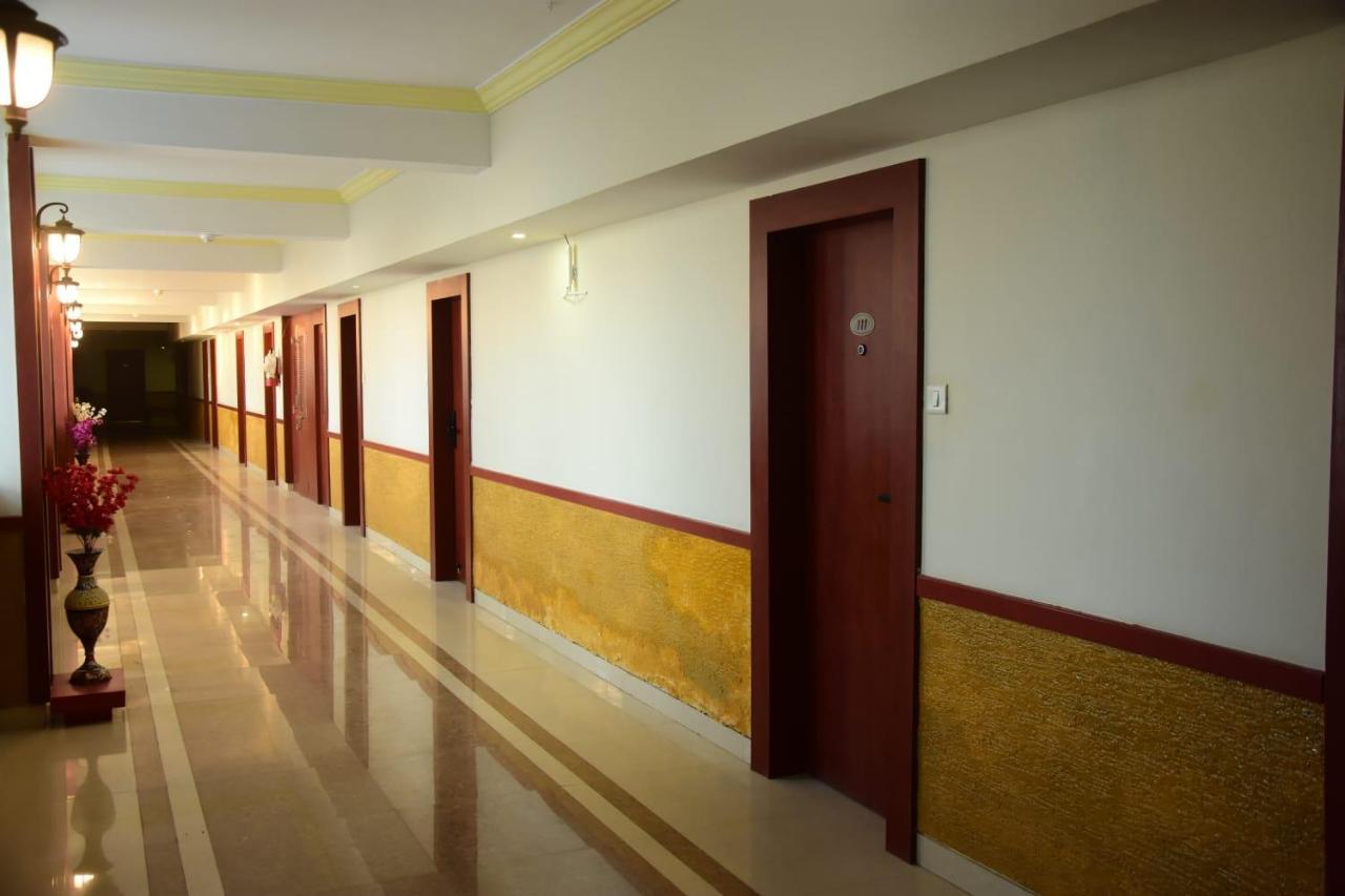 Hotel Shiv International Bhachau Extérieur photo